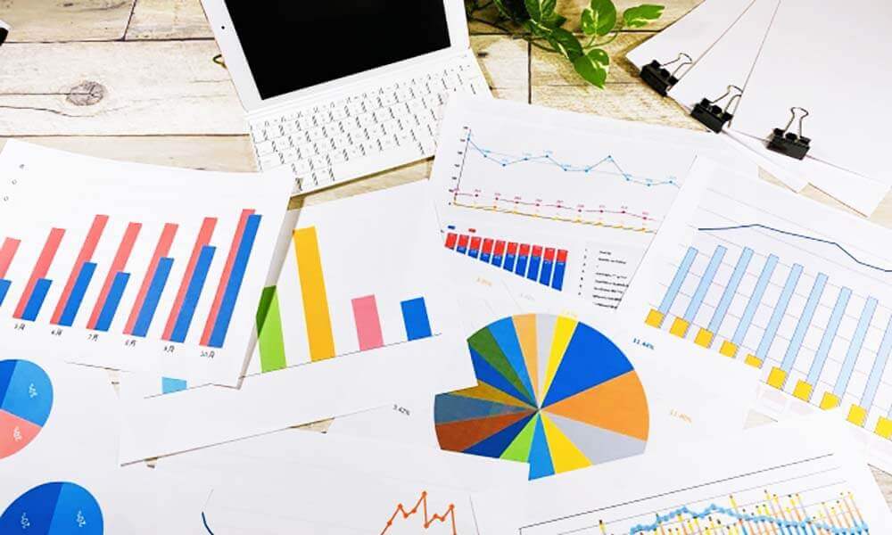 学習プランはみにプロe-Learningに備わっている学習コースとそのゴールまでの期間を提案します。
無理なくそれでいて着実に学習できるようになっています。
この学習期間も当社の膨大なデータに基づいて算出。
実際にみにプロe-Learningを学習しプログラマーになった方々のデータなのでゴール設定としても最適。
あなたも先輩プログラマーを目標に学習しましょう。